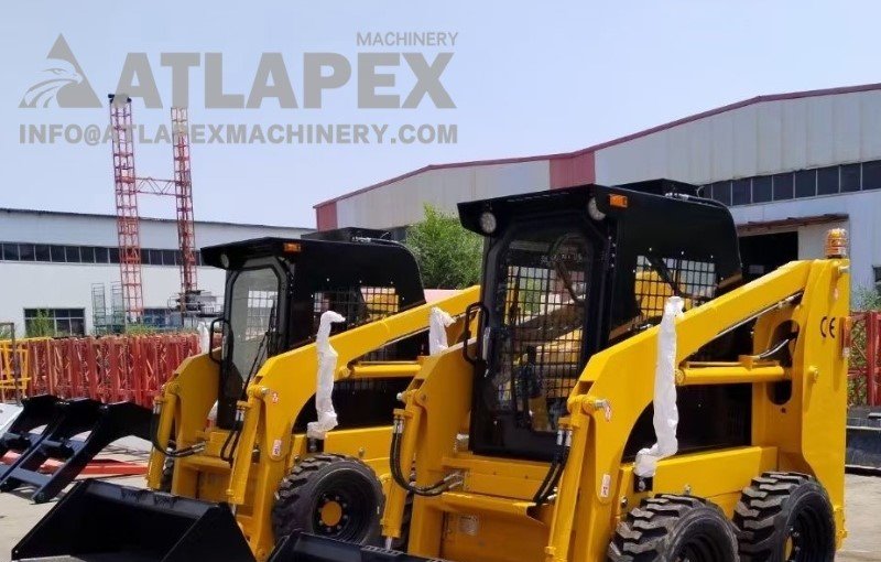 Cargadora compacta de ruedas ATLAPEX SKT70: Una máquina versátil y potente para obras de construcción