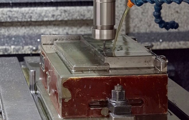 Engraving and milling machine