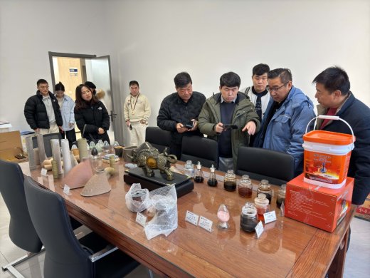 Customers visit the factory
