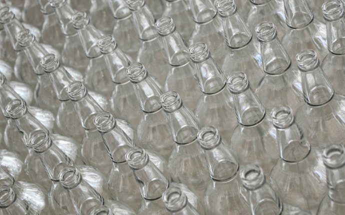 In-House Inspection Process at Wilk Glass Bottle Factory