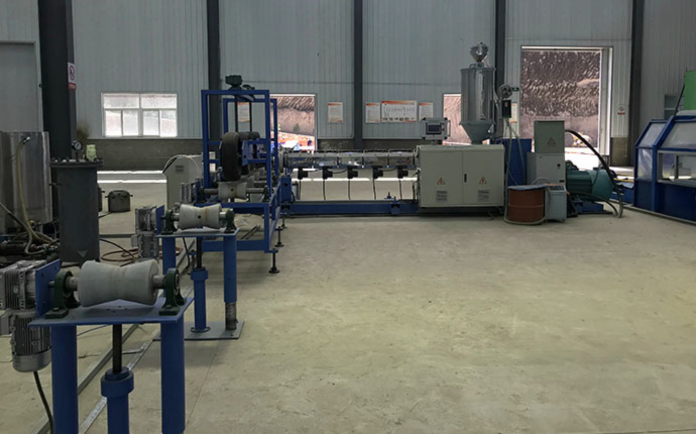 One step insulation pipe production line