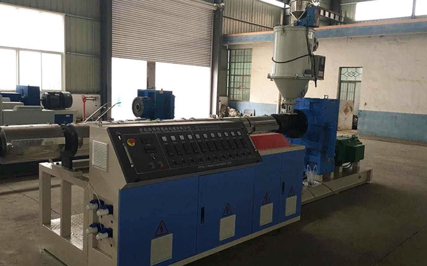 Single screw extruder