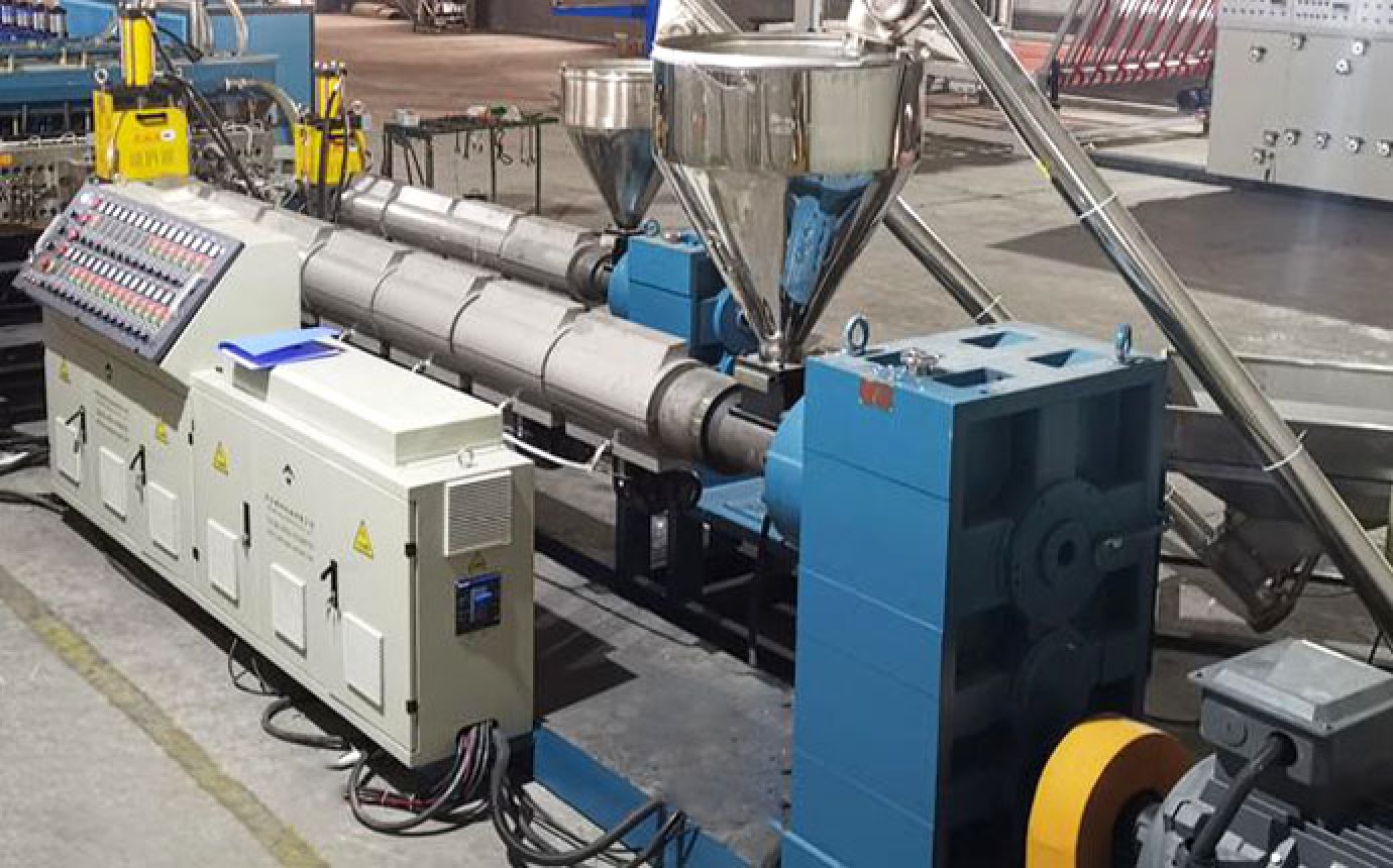 Calcium plastic cardboard production line