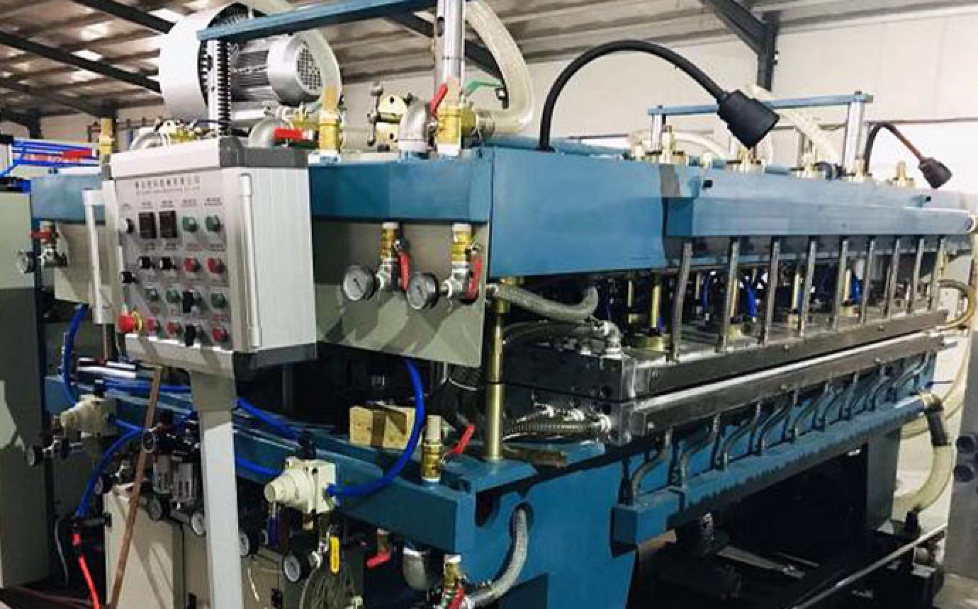 Calcium plastic cardboard production line