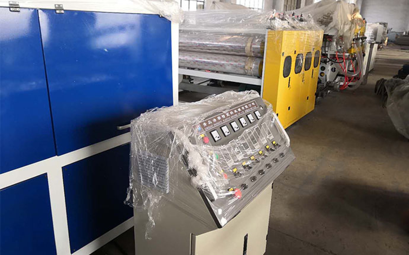 Plastic lattice plate production line