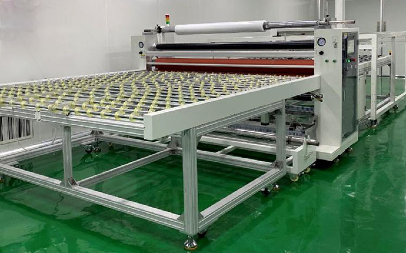 Plastic covering machine