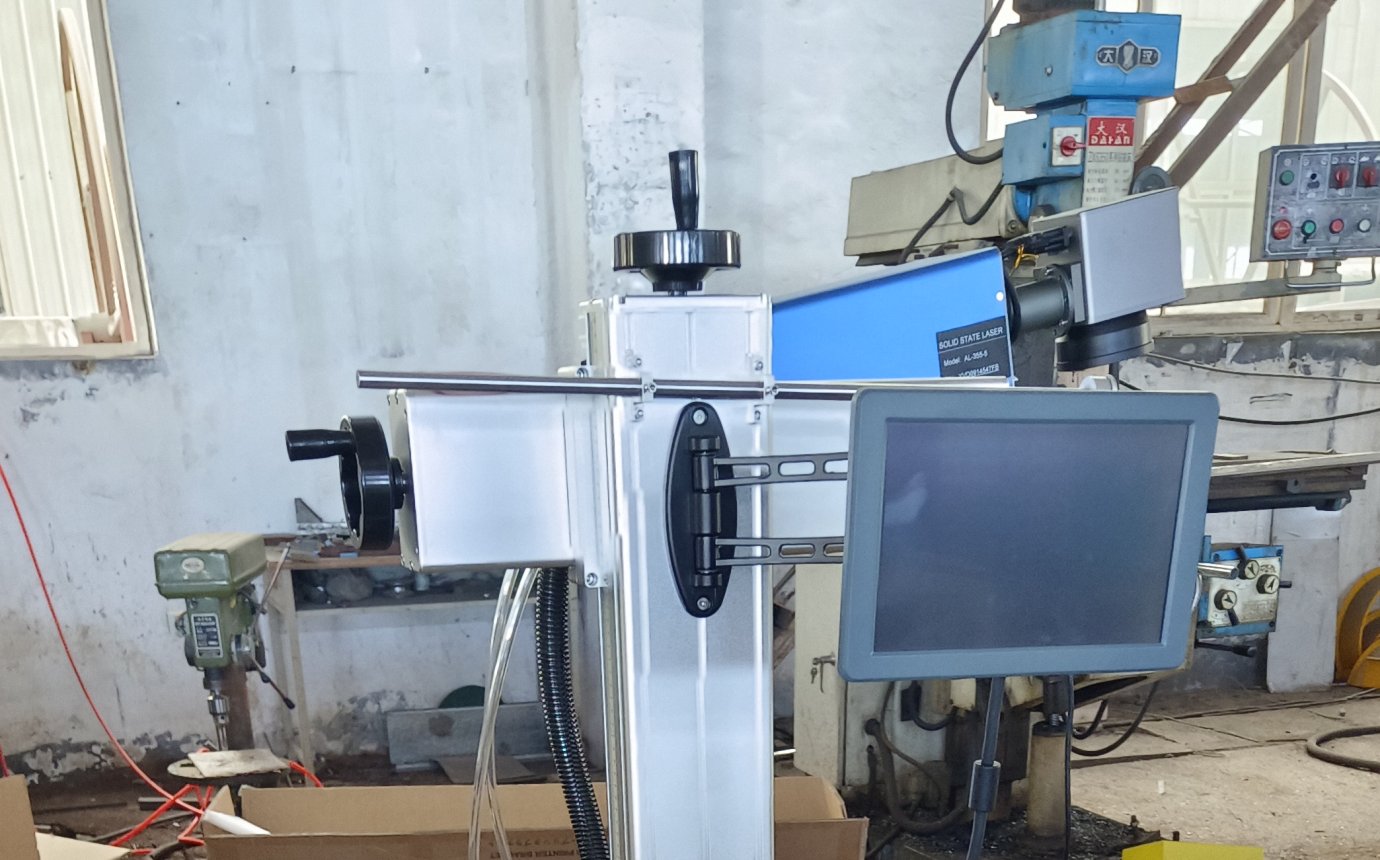 Automastic coding machine