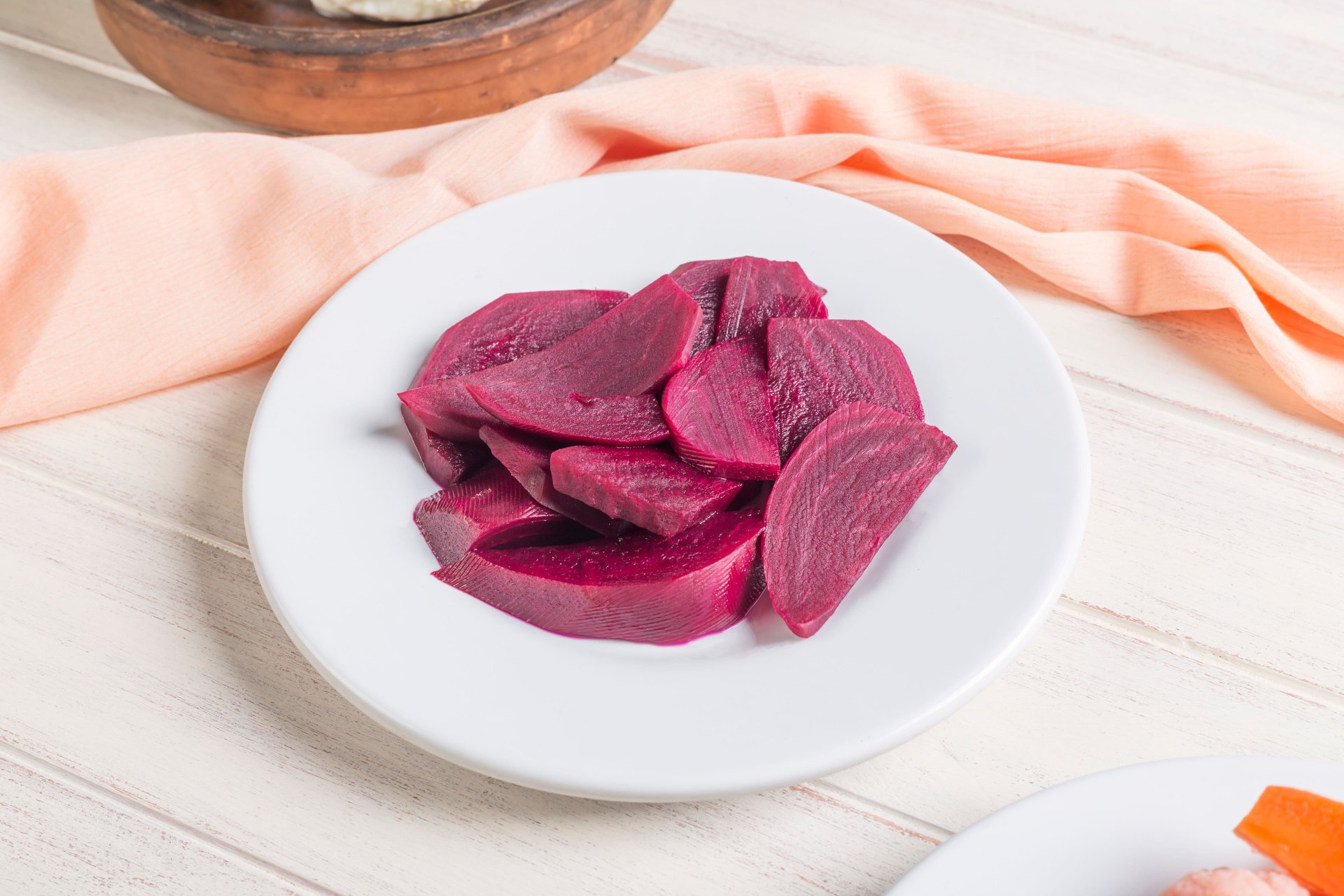 Canned beets slices and whole beets