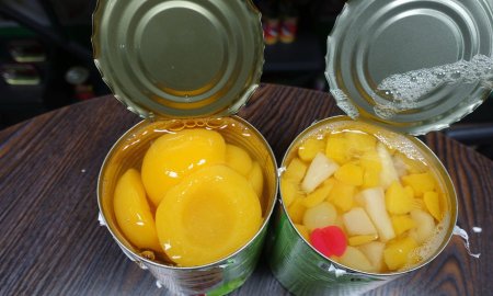 Canned Peaches in Syrup vs. Juice: What's the Difference?