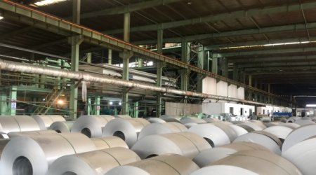 When to Choose Bulk Cargo Shipping and When to Opt for Containerized Transport for Steel Coils