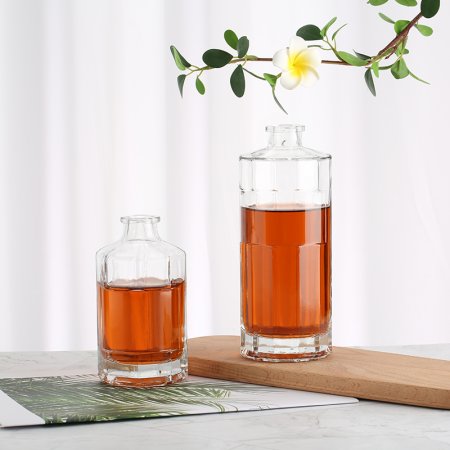 Round Customize Whisky Liquor Glass Bottle