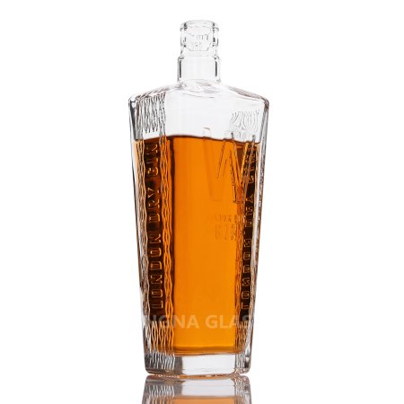 70cl Engraved Slanted Shoulder Whiskey Glass Bottle