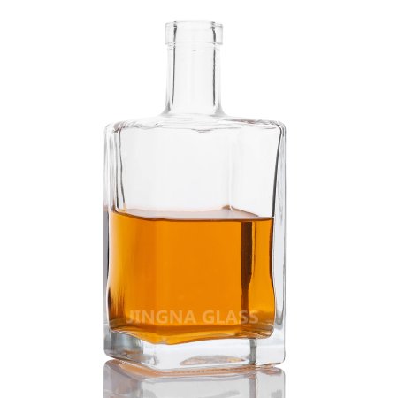 Customized Square 70cl Whiskey Brandy Glass Bottles