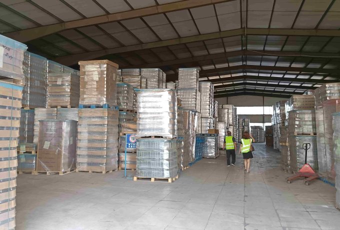 Advantages and disadvantages of different packaging options when transporting glass bottles