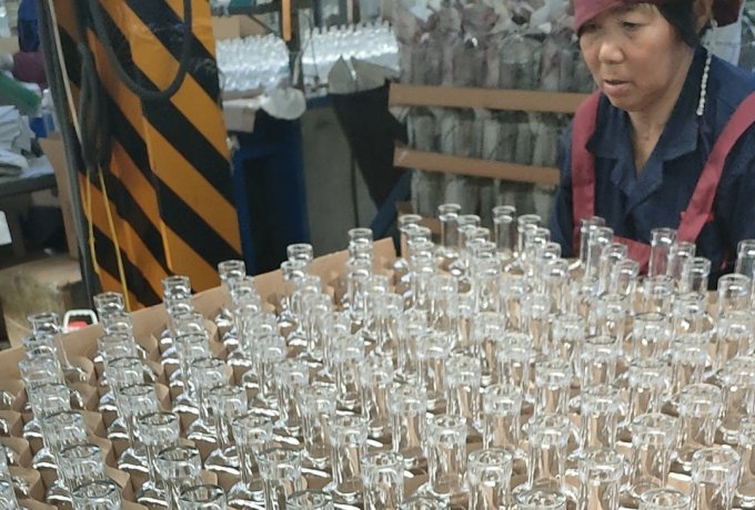 How to ensure the safe arrival of glass bottles by sea