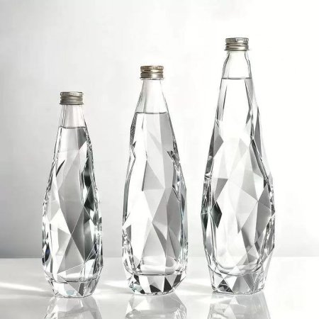 Polyhedral Diamond-shaped Water Bottle