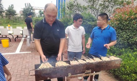 Hot summer. Qingdao Beer Festival - Dralon Branch invites you to enjoy the charm of barbecue!