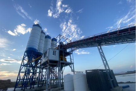 Foundation free mixing plant for engineering project selection