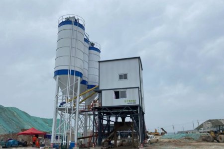 Key mixing plant equipment for effectively reducing resource consumption