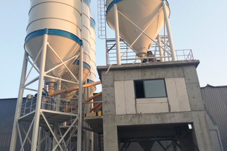 The high degree of automation of the new type of foundation free mixing plant