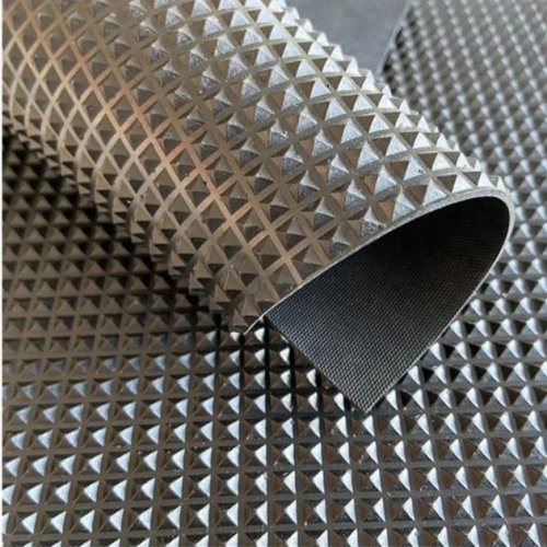 Small pyramid anti slip rubber mat