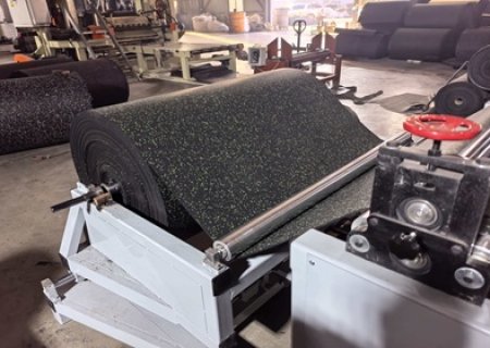 What factors affect the shock absorption performance of gym rubber flooring?