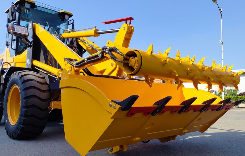 ATLAPEX Cargadora de Ruedas Compacta con Accesorio para Alimentación de Silo