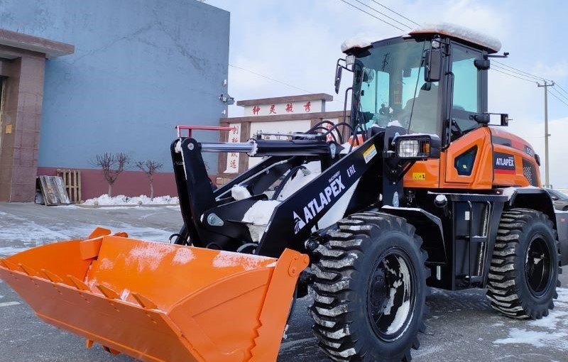 ATALPEX presenta la cargadora compacta de alto rendimiento ZL938