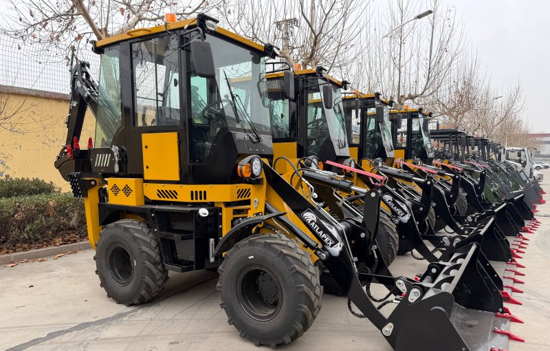 Retroexcavadora ATLAPEX BKA100: Combinando potencia, flexibilidad y seguridad para aplicaciones de servicio pesado