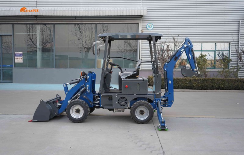 Conozca su potente máquina compacta: el minicargador retroexcavador de 500 kg para uso personal y en espacios pequeños