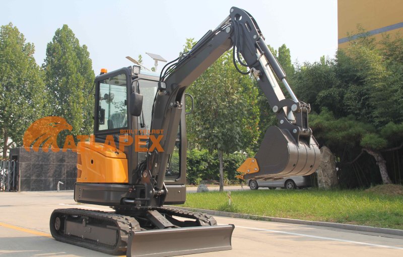 Pequeña huella, rendimiento gigante – Conozca la miniexcavadora APX27