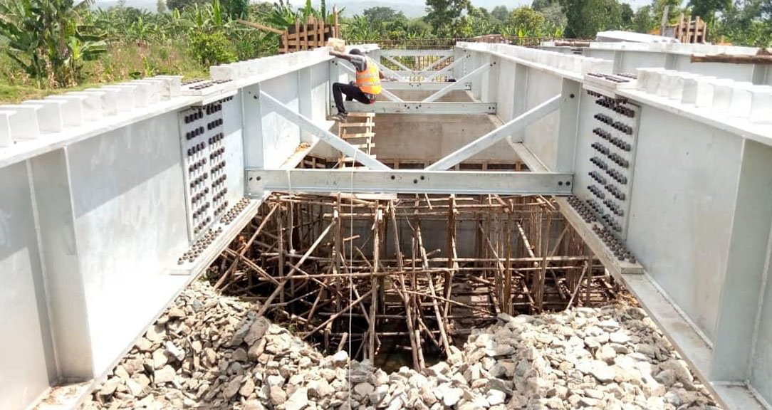 Foto en vivo del puente de Uganda picture