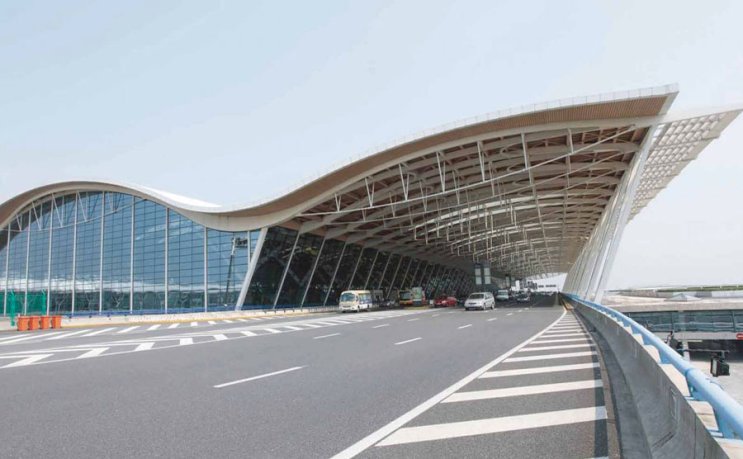 Edificio de estructura metálica de acero comercial