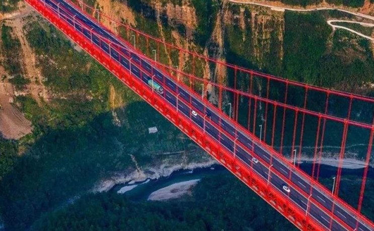 Puente De Arco De Acero Con Arco Espacial Y Rótula De Perno