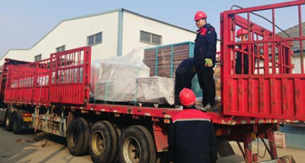 Refrigerator door seal production line, busy with shipping at the end of the year!