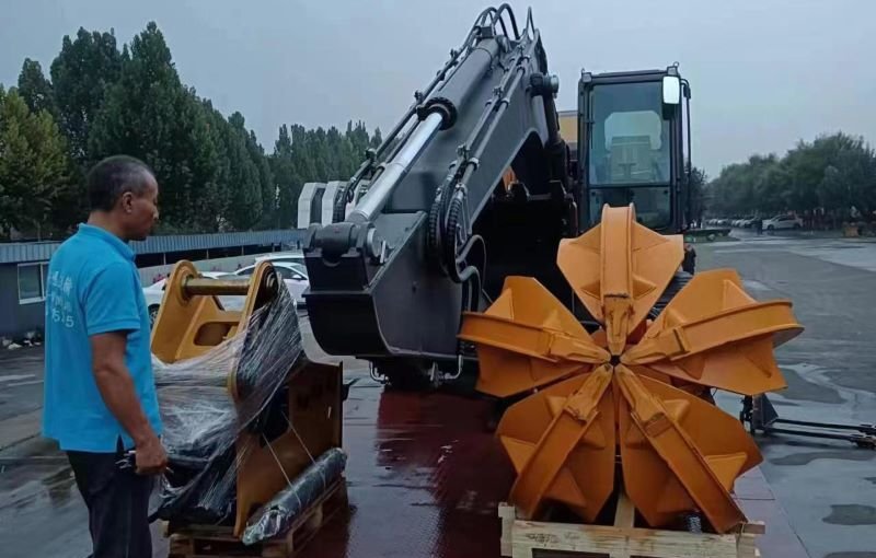 Excavators with Multi Peel grapple, High gripping force combinations