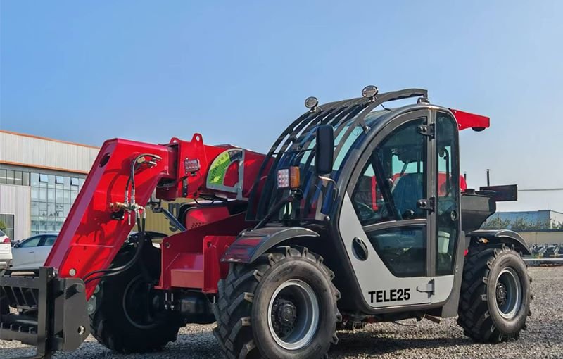 ATLAPEX  TELE25 Telehandler: A New Benchmark in Intelligent Material Handling