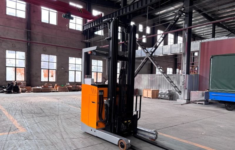 Precision and Comfort: The 1.5-Ton Electric Reach Forklift for Modern Warehouses