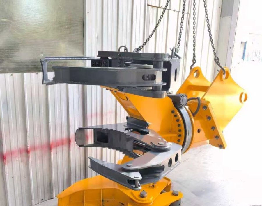 Excavator Attachment - Wood Grabbing Clamp