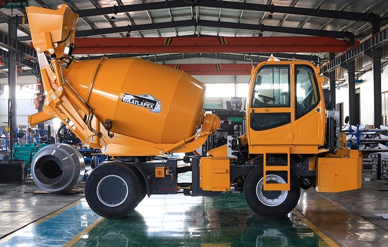 AL4000 Self-Loading Concrete Mixer – Compact Power for Maximum Efficiency