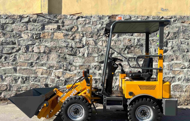  AEC04 Electric Mini Wheel Loader – Small Size, Big Savings