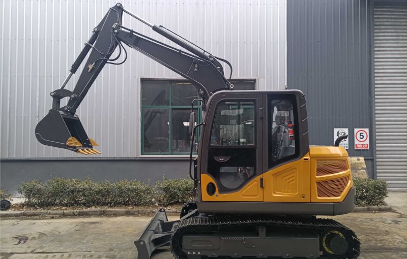 APX75 Compact Crawler Excavator – Small Footprint, Massive Performance