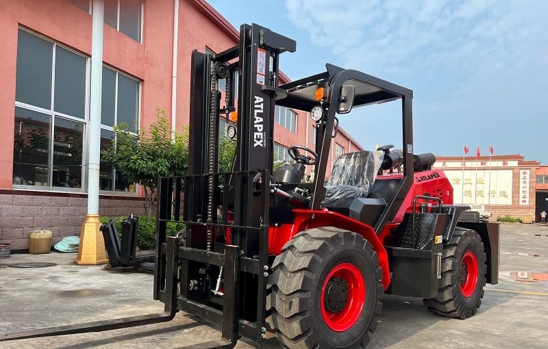 Carretilla elevadora articulada todoterreno ATLAPEX