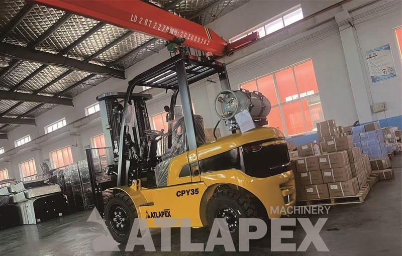 Carretilla elevadora ATLAPEX de 3,5 toneladas, de combustible dual GLP, personalizada para el cliente.