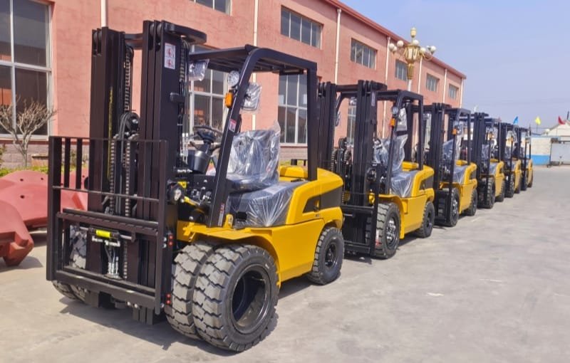 La gama completa de carretillas elevadoras ATLAPEX puede equiparse con ruedas delanteras dobles.