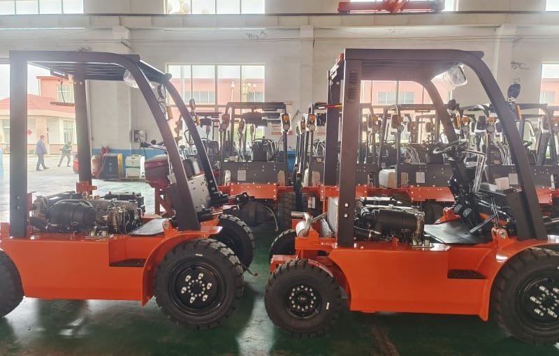 Las carretillas elevadoras ATLAPEX están a punto de completar su producción y ser enviadas a El Salvador.