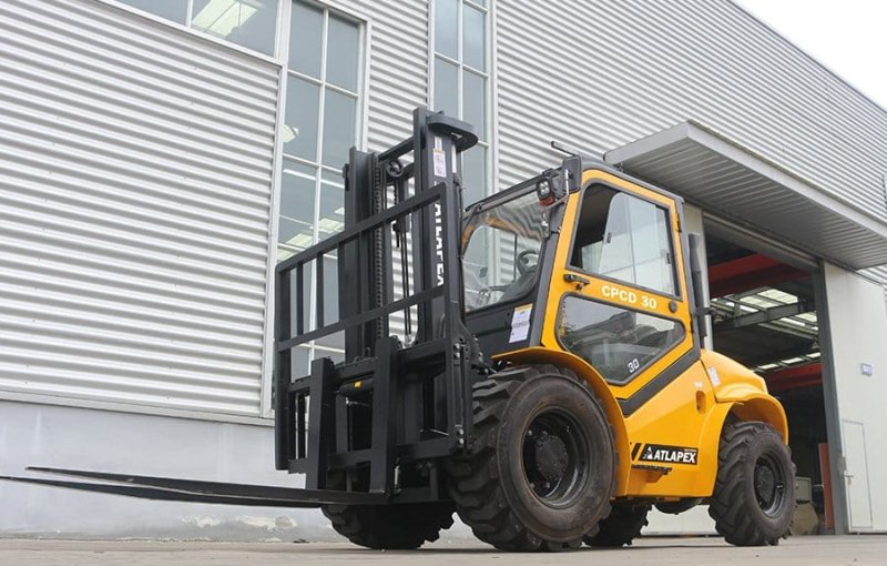 Presentamos el nuevo producto: Carretilla elevadora diésel Atlapex APEX30 2WD.