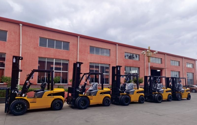 Carretilla elevadora de 3 toneladas con batería de litio: una solución moderna para la manipulación de materiales.