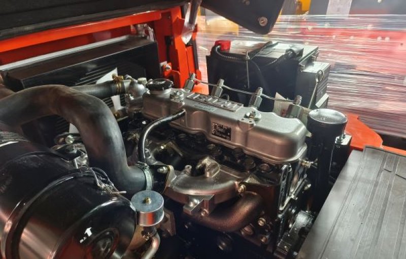 Carretilla elevadora diésel ATLAPEX con motor Isuzu
