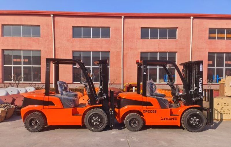 Carretilla elevadora diésel ATLAPEX de 3,5 toneladas: Finalización de la producción para pedido del cliente.